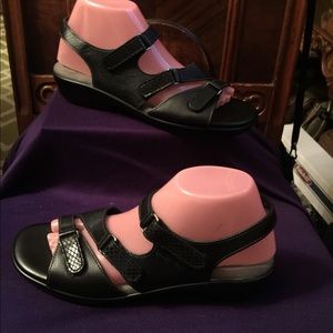 SAS Tabby 9N Black Tripad Comfort Leather Sandals